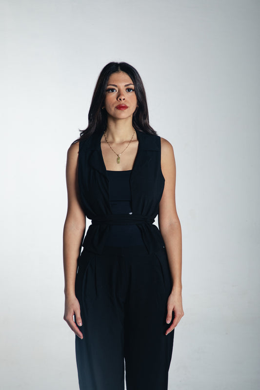 nare vest in black